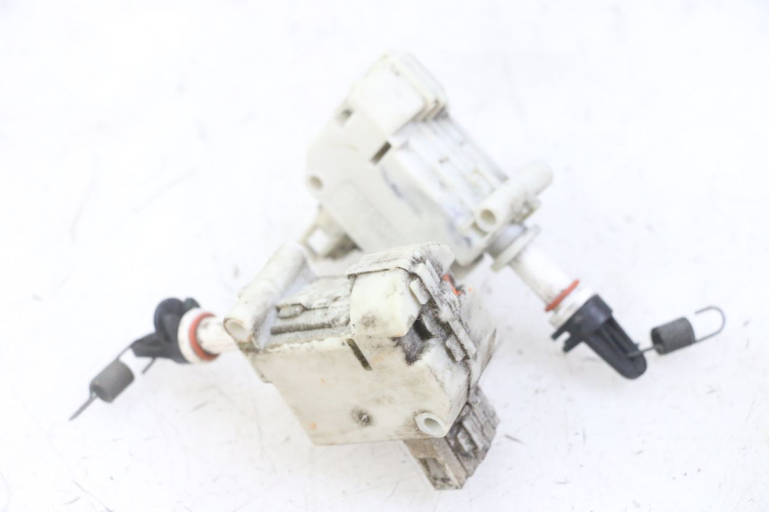 photo de MOTOR APERTURA BAÚL PIAGGIO MP3 LT 300 (2010 - 2016) - Zoom estado de uso