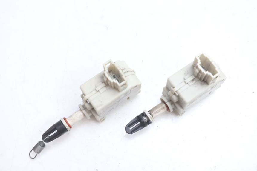 photo de MOTOR APERTURA BAÚL PIAGGIO MP3 LT 300 (2010 - 2016) - Zoom estado de uso