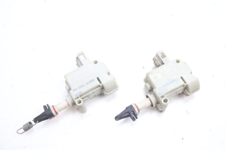 photo de MOTOR APERTURA BAÚL PIAGGIO MP3 LT 400 (2007 - 2012) - Vista principal