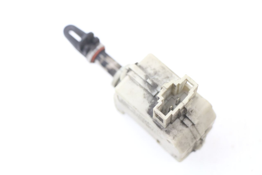 photo de MOTOR APERTURA BAÚL PIAGGIO MP3 125 (2006 - 2014) - Zoom estado de uso