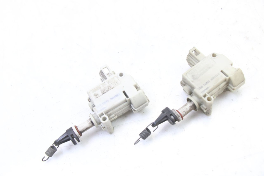 photo de CIERRE ASIENTO MOTOR PIAGGIO MP3 500 (2011 - 2015) - Vista principal