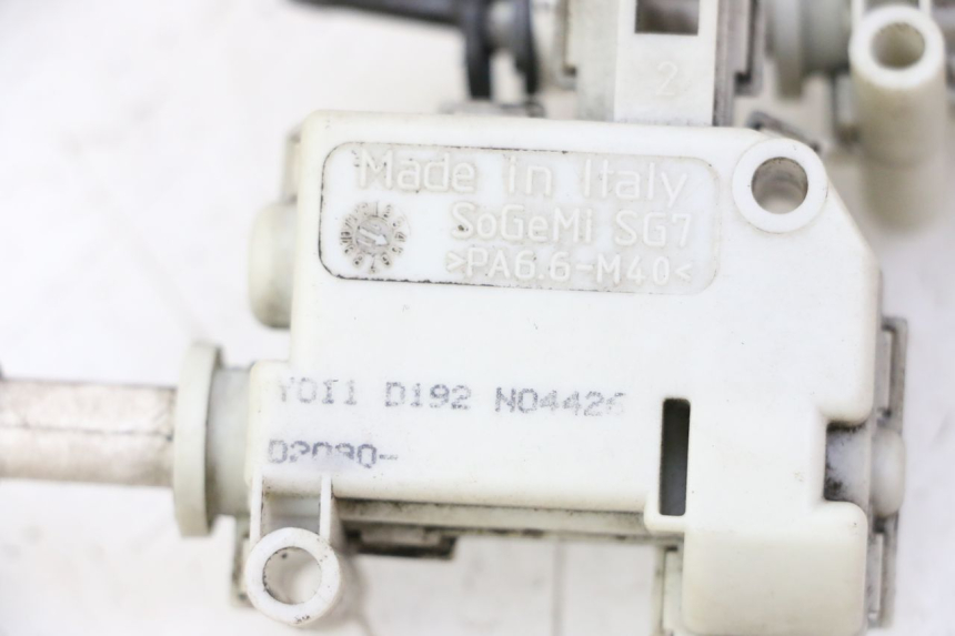 photo de CIERRE ASIENTO MOTOR PIAGGIO MP3 500 (2011 - 2015) - Detalle de la pieza