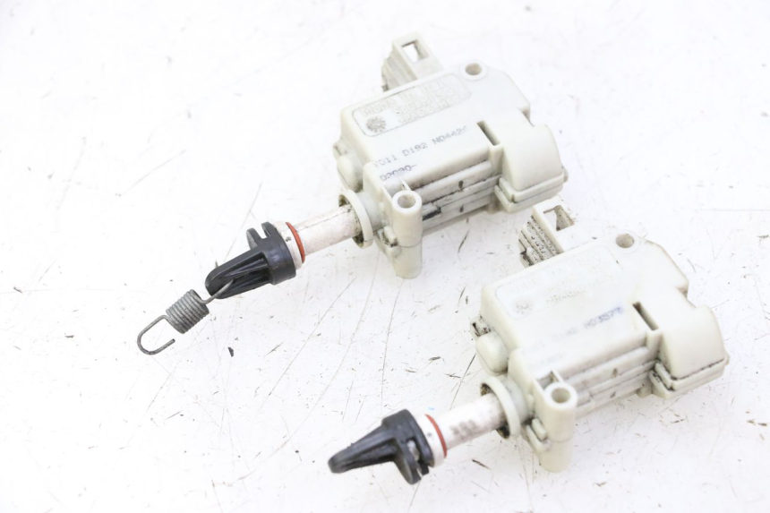 photo de CIERRE ASIENTO MOTOR PIAGGIO MP3 500 (2011 - 2015) - Detalles de los puntos de fijación