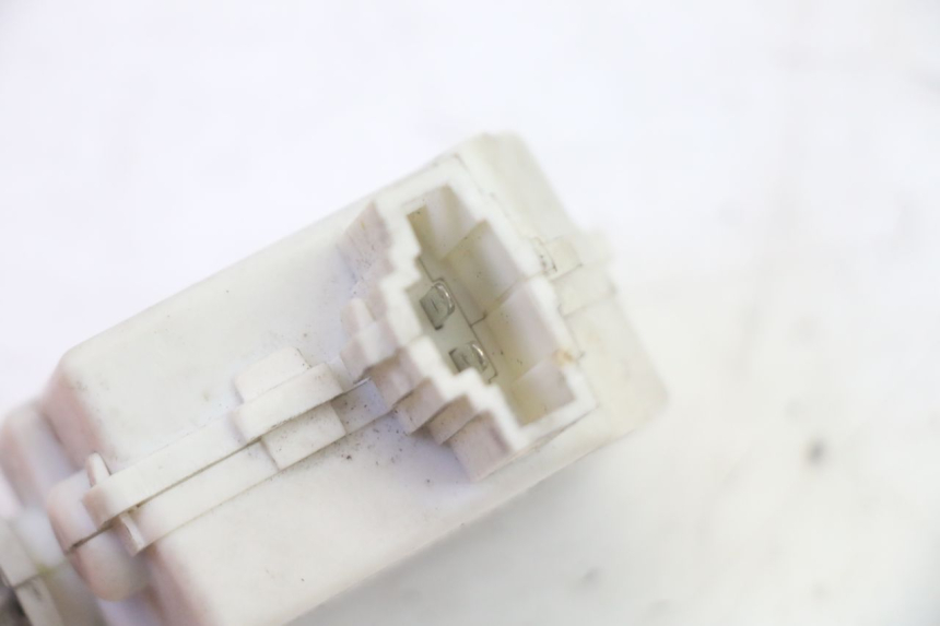 photo de CIERRE ASIENTO MOTOR PIAGGIO MP3 500 (2016 - 2018) - Otra perspectiva