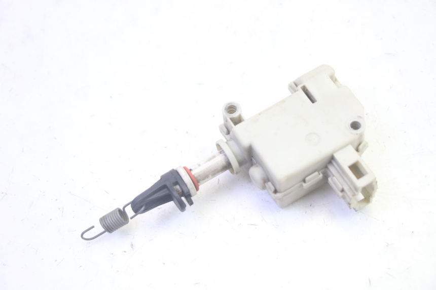 photo de CIERRE ASIENTO MOTOR PIAGGIO MP3 RL 250 (2006 - 2010) - Otra perspectiva