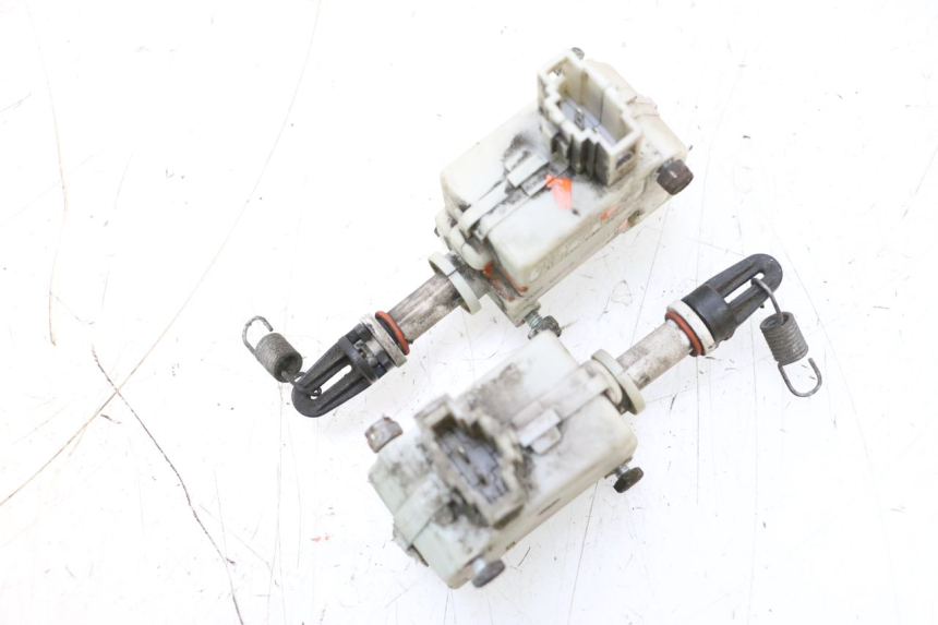 photo de CIERRE ASIENTO MOTOR PIAGGIO MP3 RL 250 (2006 - 2010) - Vista general del producto