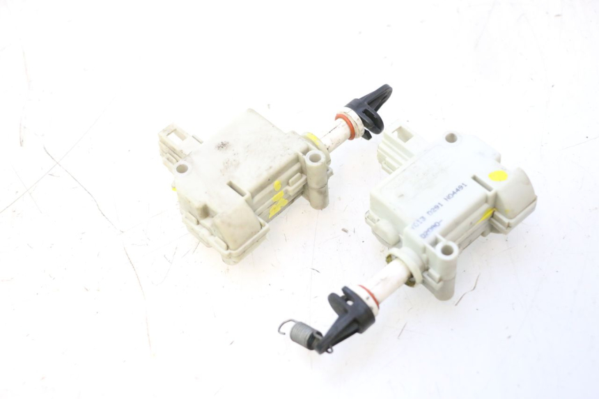 photo de CIERRE ASIENTO MOTOR PIAGGIO MP3 500 (2011 - 2015) - Detalle de la pieza