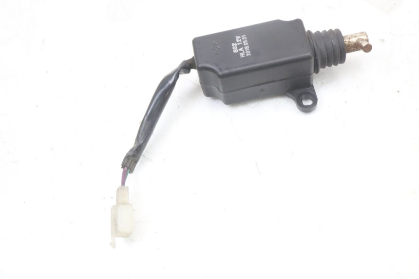 photo de CIERRE ASIENTO MOTOR PEUGEOT BELVILLE 125 (2017 - 2021) - Detalle de la pieza