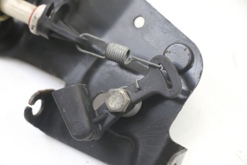 photo de MOTOR APERTURA BAÚL PIAGGIO VESPA GRANTURISMO 125 (2003 - 2007) - Zoom estado de uso