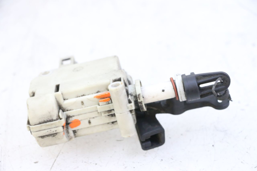 photo de CIERRE ASIENTO MOTOR PIAGGIO VESPA GRANTURISMO 200 (2004 - 2005) - Zoom estado de uso