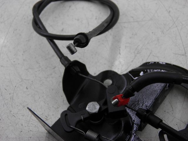 photo de CIERRE ASIENTO MOTOR PIAGGIO XEVO - X EVO 125 (2010 - 2015) - Detalles de los puntos de fijación