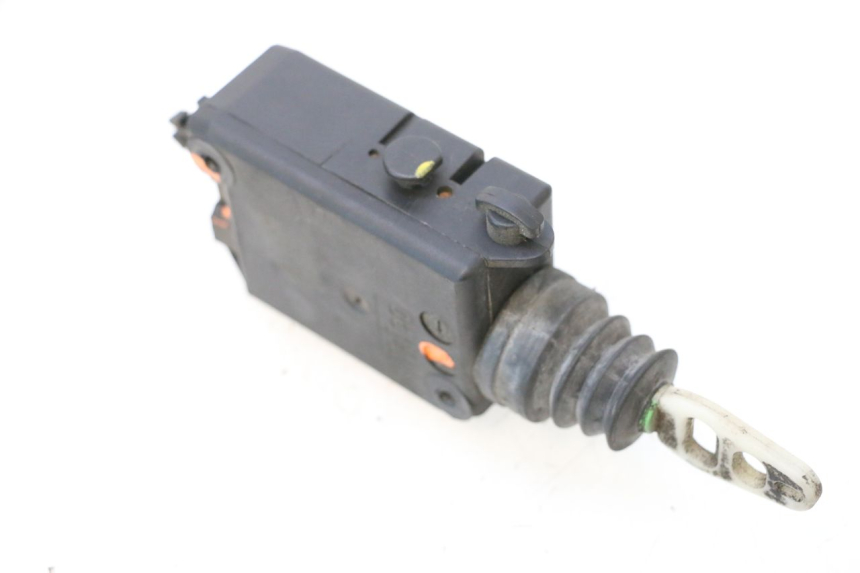 photo de MOTOR APERTURA BAÚL PEUGEOT SATELIS COMPRESSOR K15 125 (2006 - 2009) - Zoom estado de uso