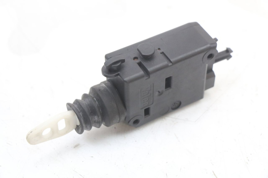 photo de MOTOR APERTURA BAÚL PEUGEOT SATELIS 125 (2010 - 2012) - Zoom estado de uso