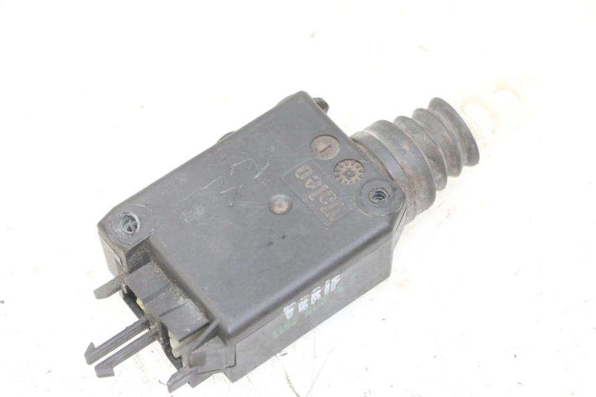 photo de CIERRE ASIENTO MOTOR PEUGEOT SATELIS 125 (2013 - 2018) - Vista principal