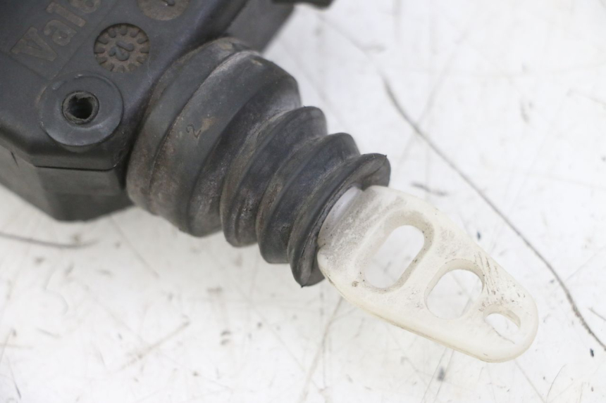 photo de CIERRE ASIENTO MOTOR PEUGEOT SATELIS 125 (2013 - 2018) - Zoom estado de uso