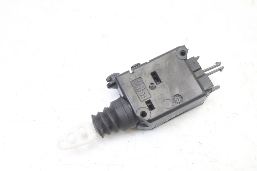 photo de CIERRE ASIENTO MOTOR PEUGEOT SATELIS 125 (2013 - 2018) - Vista principal