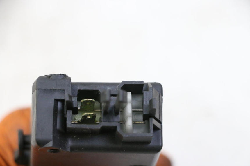 photo de MOTOR APERTURA BAÚL PEUGEOT SATELIS 125 (2006 - 2009) - Detalle de la pieza