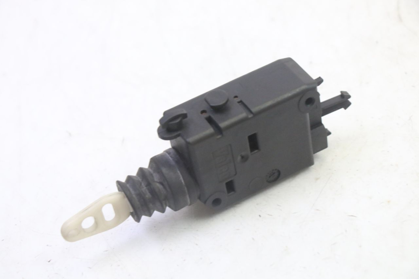 photo de CIERRE ASIENTO MOTOR PEUGEOT SATELIS 125 (2013 - 2018) - Detalle de la pieza