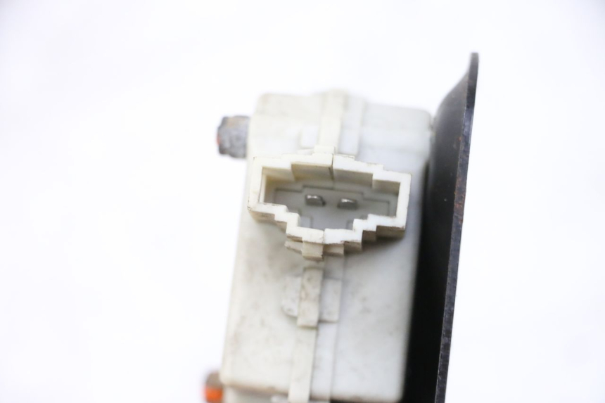 photo de CIERRE ASIENTO MOTOR PIAGGIO VESPA GTS SUPER IE 125 (2009 - 2016) - Otra perspectiva