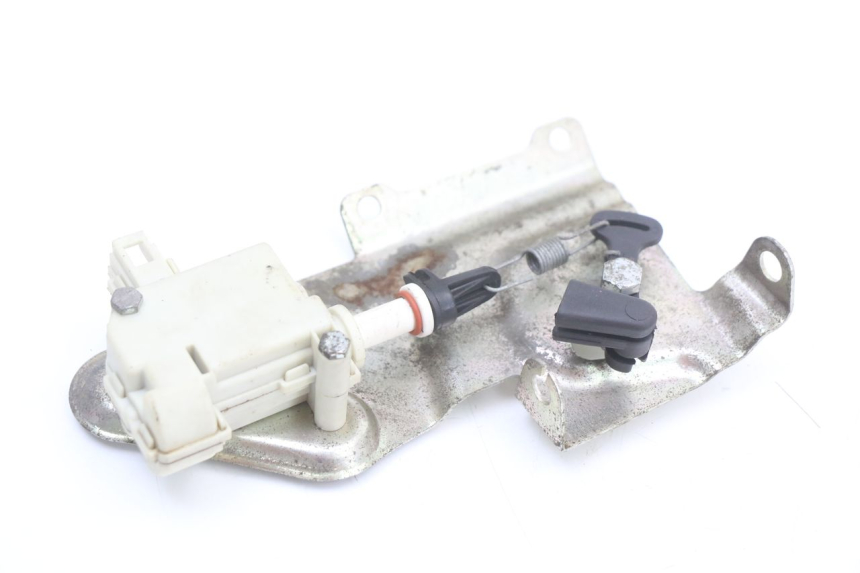 photo de MOTOR APERTURA BAÚL PIAGGIO X10 125 (2012 - 2017) - Zoom estado de uso