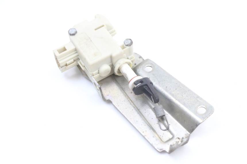 photo de MOTOR APERTURA BAÚL PIAGGIO X10 125 (2012 - 2017) - Vista general del producto