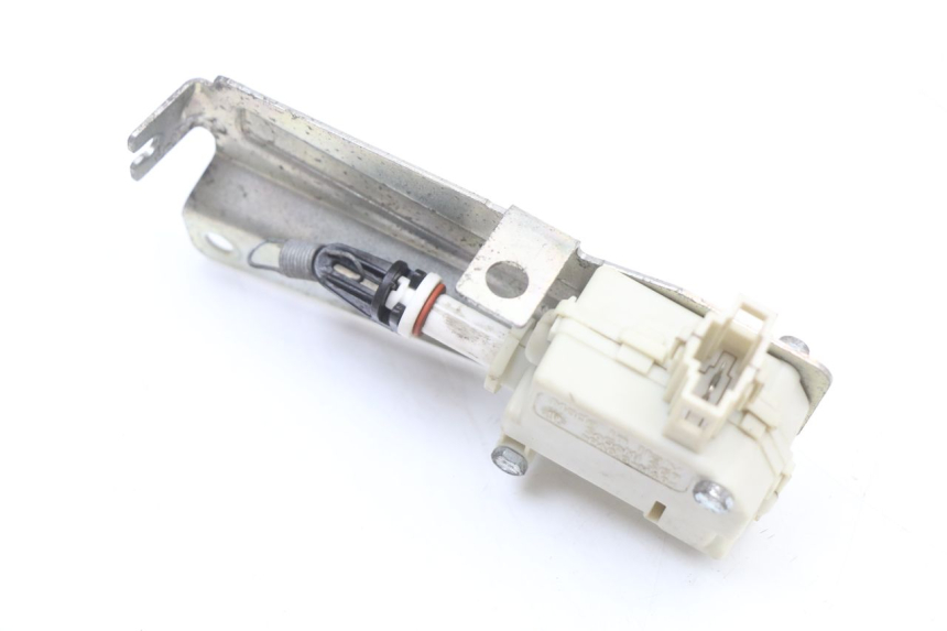 photo de MOTOR APERTURA BAÚL PIAGGIO X10 125 (2012 - 2017) - Estado de la superficie y material