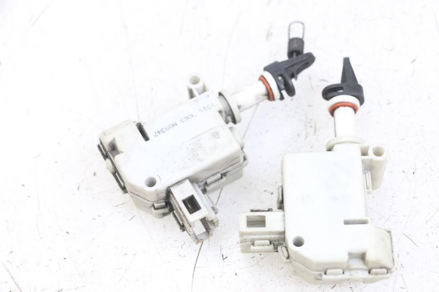 photo de MOTOR APERTURA BAÚL PIAGGIO X10 125 (2012 - 2017) - Vista principal