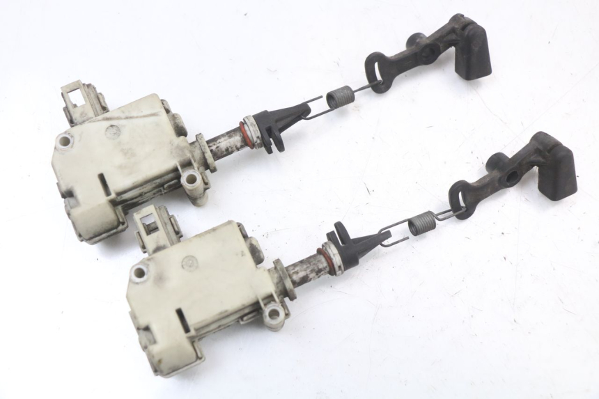 photo de CIERRE ASIENTO MOTOR PIAGGIO X8 125 (2004 - 2007) - Detalle de la pieza