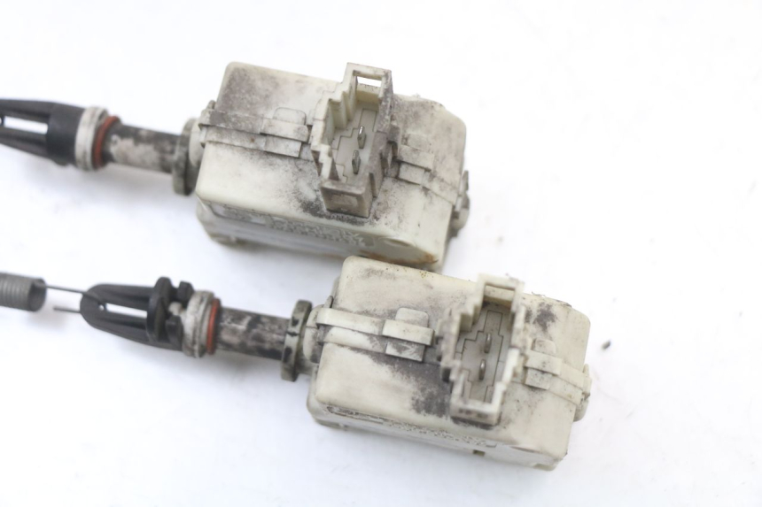 photo de CIERRE ASIENTO MOTOR PIAGGIO X8 125 (2004 - 2007) - Primer plano técnico