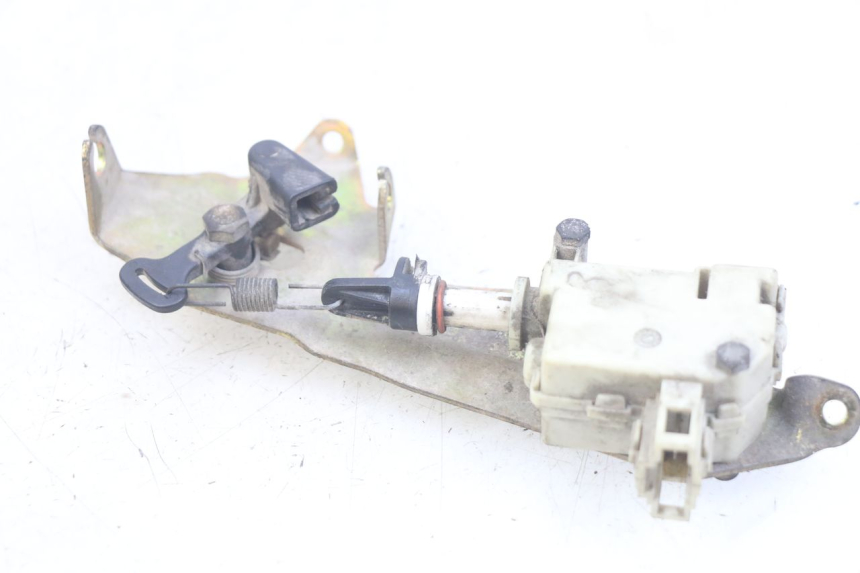 photo de MOTOR APERTURA BAÚL PIAGGIO X9 EVOLUTION 125 (2003 - 2007) - Otra perspectiva