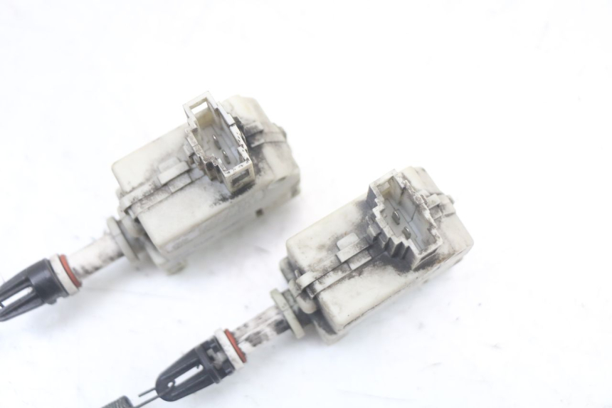 photo de CIERRE ASIENTO MOTOR PIAGGIO XEVO - X EVO 125 (2007 - 2017) - Otra perspectiva