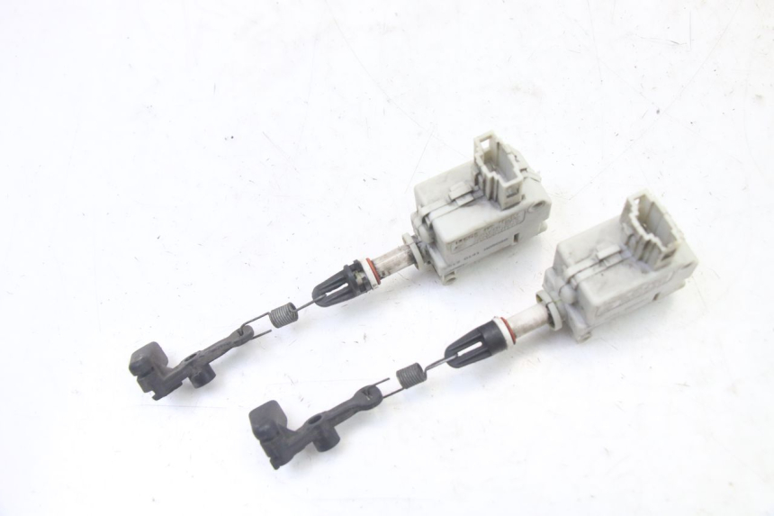 photo de CIERRE ASIENTO MOTOR PIAGGIO XEVO - X EVO 125 (2007 - 2017) - Otra perspectiva