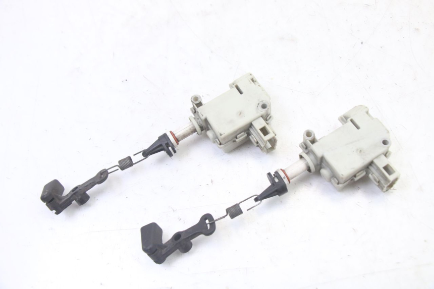 photo de CIERRE ASIENTO MOTOR PIAGGIO XEVO - X EVO 125 (2007 - 2017) - Vista general del producto