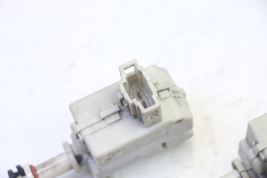 photo de CIERRE ASIENTO MOTOR PIAGGIO XEVO - X EVO 125 (2007 - 2017) - Zoom estado de uso