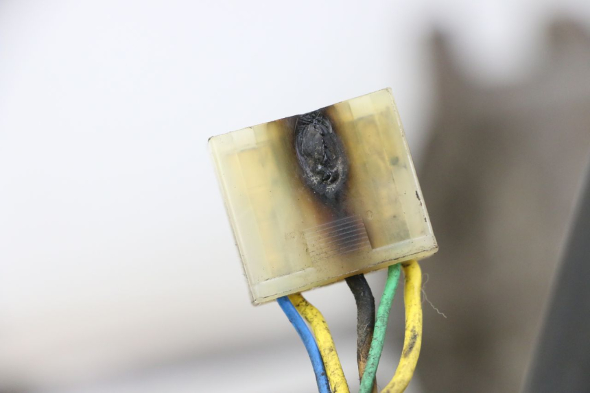 photo de MOTOR PEUGEOT ELYSTAR 125 (2002 - 2007) - Otra perspectiva