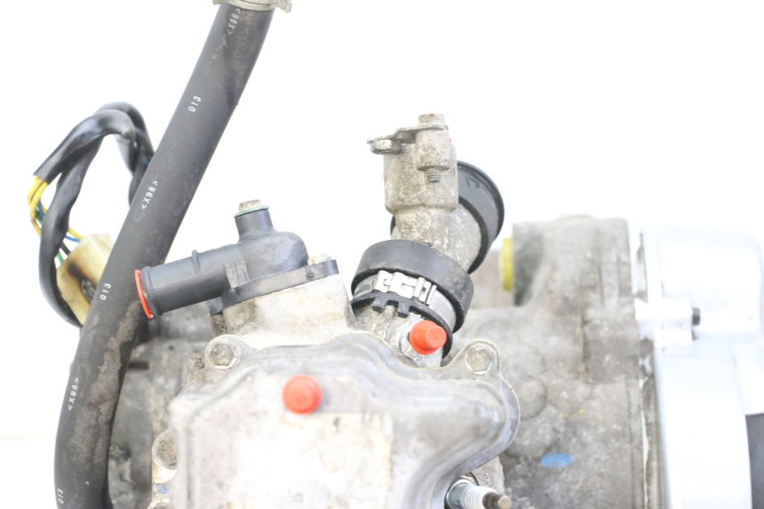 photo de MOTOR PEUGEOT ELYSTAR 125 (2002 - 2007) - Estado de la superficie y material