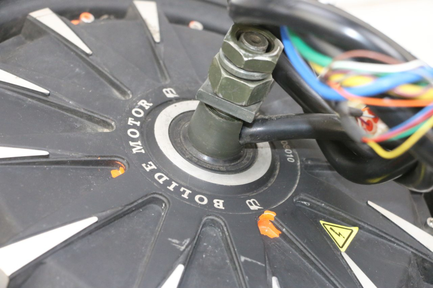 photo de MOTOR EFUN PUSA 1 - Estado de la superficie y material