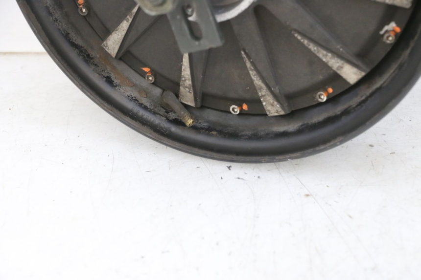 photo de MOTOR EFUN PUSA 1 - Detalles de los puntos de fijación