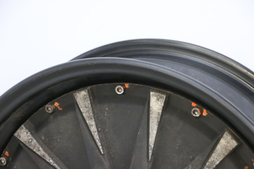 photo de MOTOR EFUN PUSA 1 - Estado de la superficie y material