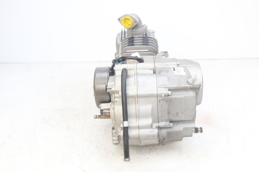 photo de MOTOR YCF R-START 125 - Estado de la superficie y material