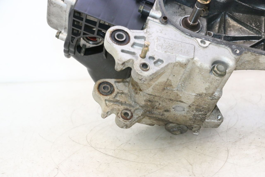 photo de MOTOR LAZIO RENO 50 (2016 - 2021) - Detalles de los puntos de fijación