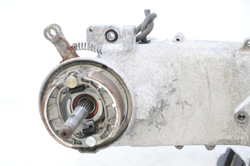 photo de MOTOR YIYING RETRO 125 (2008 - 2018) - Enfoque en la estructura