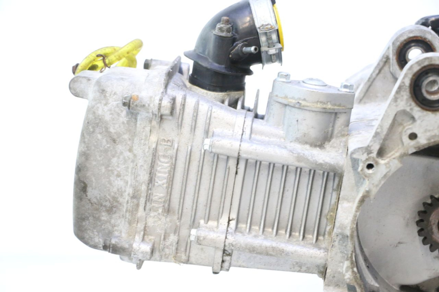 photo de MOTOR YIYING RETRO 125 (2008 - 2018) - Primer plano técnico