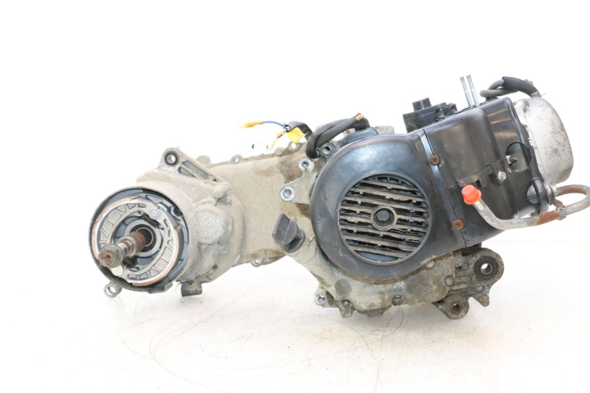 photo de MOTOR YIYING RETRO 50 (2008 - 2017) - Zoom sobre los componentes