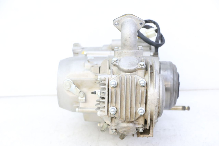 photo de MOTOR APOLLO RFZ 125 - Características distintivas