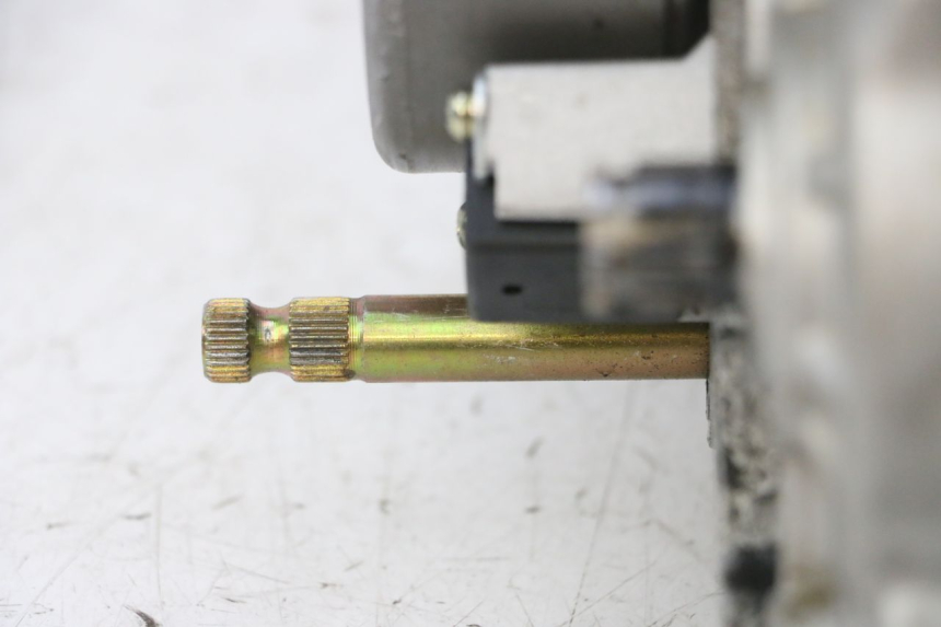 photo de MOTOR APOLLO RFZ 125 - Zoom sobre los componentes