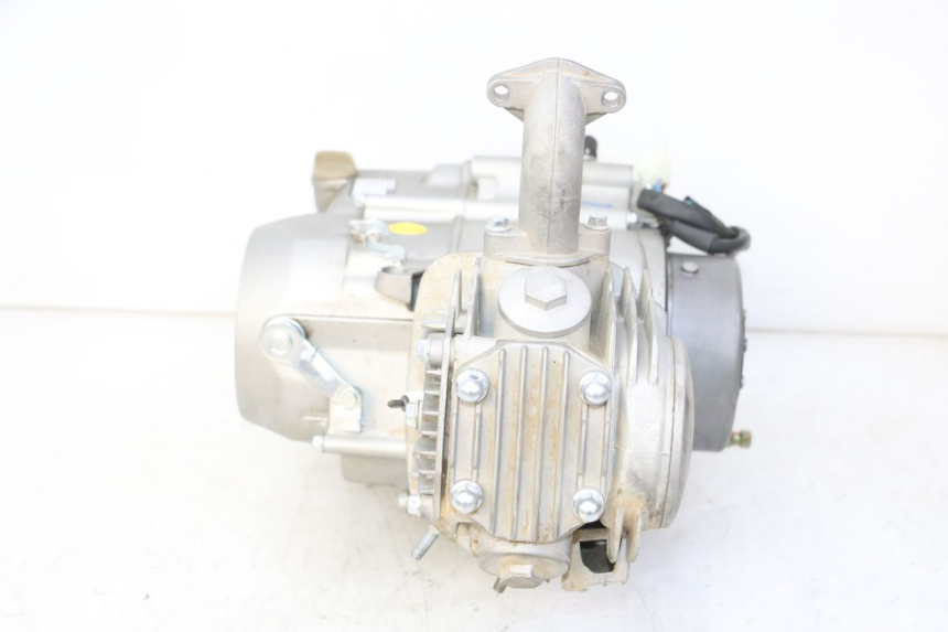 photo de MOTOR APOLLO RFZ 125 - Detalles de los puntos de fijación