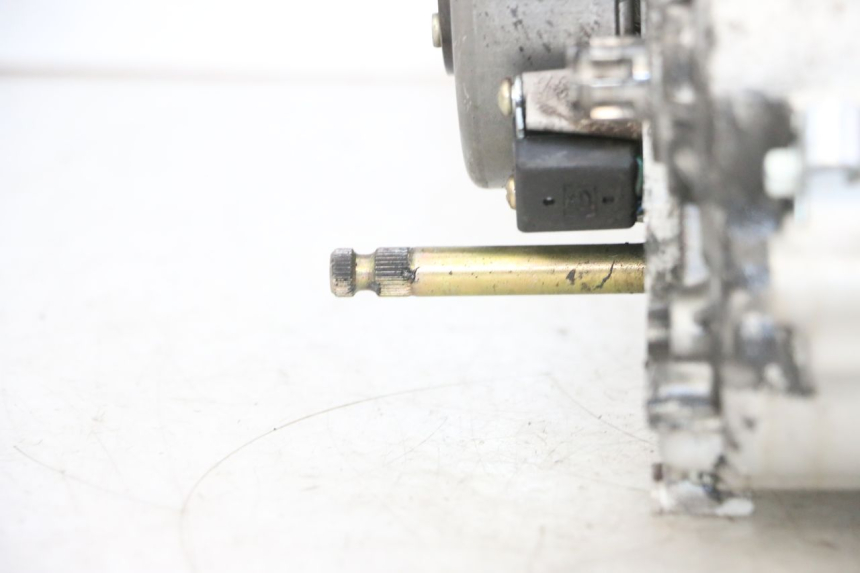 photo de MOTOR APOLLO RFZ 125 - Zoom sobre los componentes