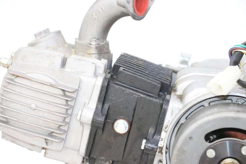 photo de MOTOR APOLLO RFZ 125 - Inspección visual detallada