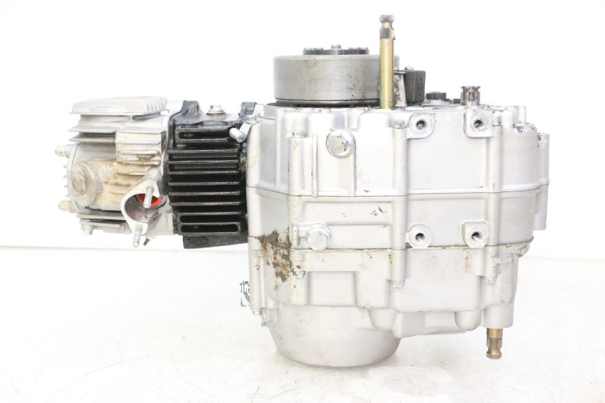 photo de MOTOR APOLLO RFZ 125 - Detalles de los puntos de fijación